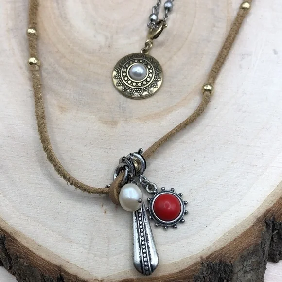 Lucky brand suede layered look charm pendant necklace free spirit festival. - Picture 3 of 5